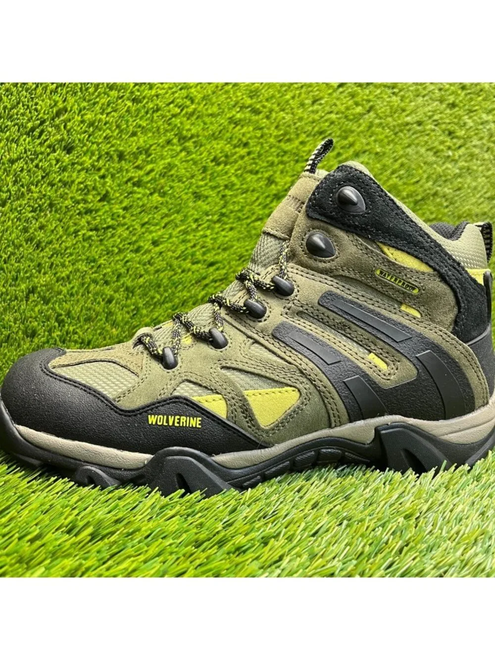 Wolverine Wilderness Mens Size 11 Green Black Outdoor Waterproof Hiking Boots